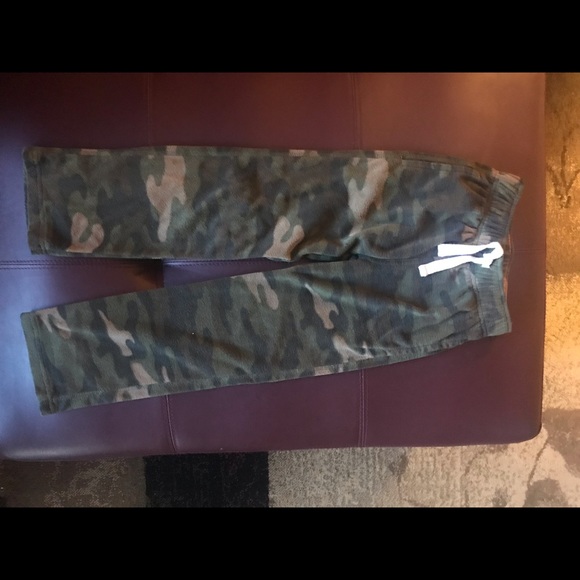 Carter’s Camo Set size 7 - Picture 3 of 3